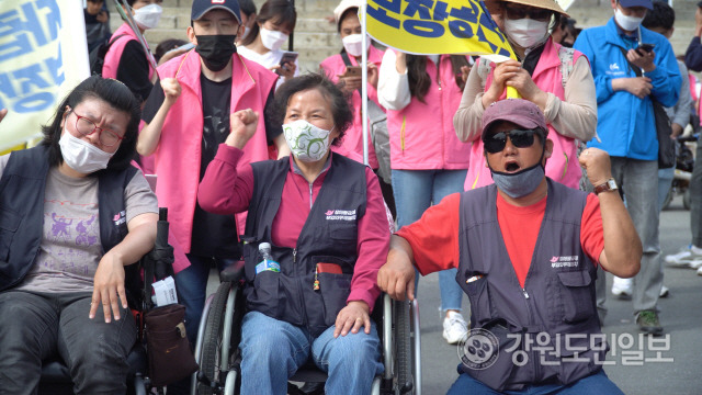 ▲ 영화 ‘길위의 세상’(장호경 감독·서울장애인인권영화제·전국장애인이동권연대 작)