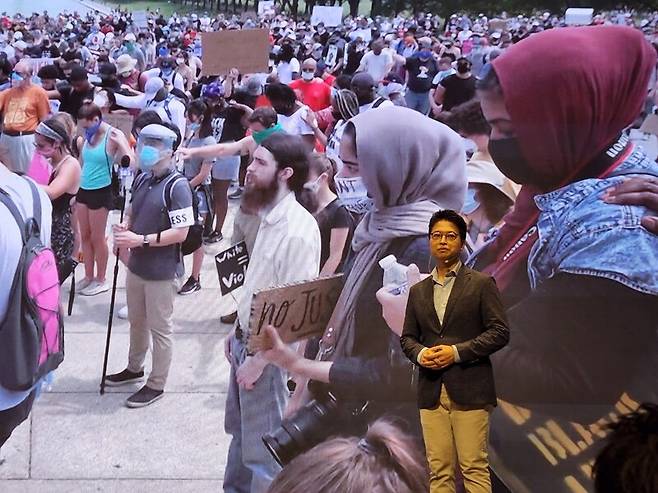 ▲ '저널리즘의 미래 컨퍼런스'에서 발표하고 있는 김수형 SBS 기자. 사진=윤수현 기자