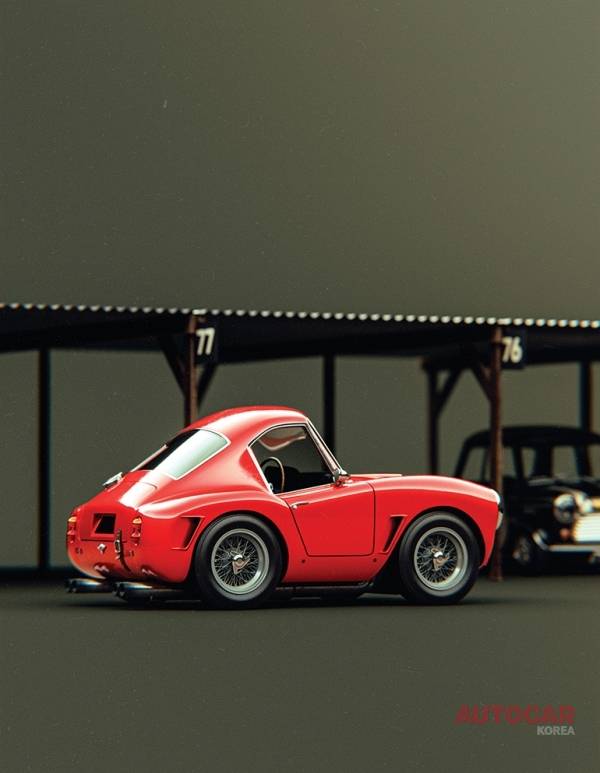 사랑스러운 페라리 250GT SWB가 굿우드 피트에 섰다