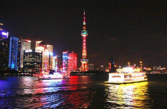 와이탄 황포강 동쪽 야경. ⓒ최종명