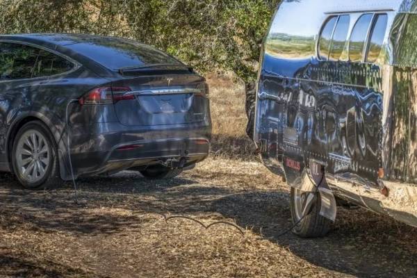 볼루스 볼테라 카라반..전기차 배터리가 방전되면 비상 충전도 가능하다