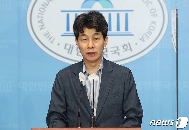 윤건영 더불어민주당 의원 (공동취재) 2022.7.15/뉴스1 ⓒ News1 이재명 기자