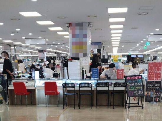 지난 27일 방문한 서울 신도림 테크노마트 휴대폰 집단상가