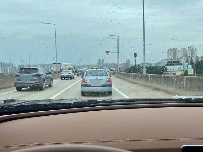 주행 중인 모습. 출처=IT동아