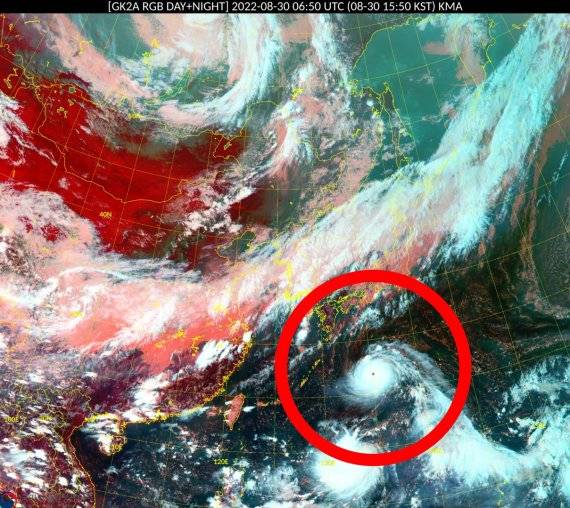 30일 오후 3시 50분 천리안 2A 기상위성에서 관측한 동아시아 RGB 주야간 합성 영상(기상청 제공) /사진=뉴스1