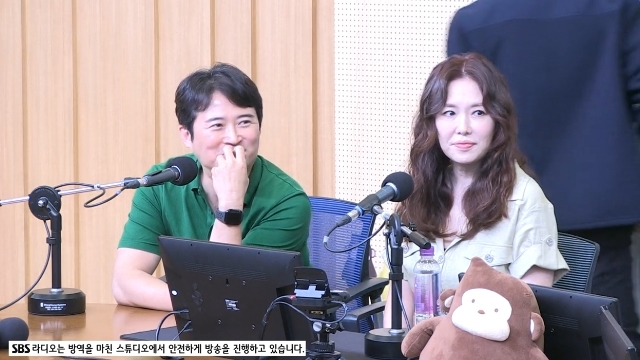 Ha Hee-ra mentioned the daughter of a good girl.On SBS Power FMs Doosh Escape TV Cultwo Show (hereinafter referred to as TV Cultwo Show), which aired on August 31, Ha Hee-ra, and Im Ho, the main characters of Play Love Letter appeared as guests.Ha Hee-ra said, If my daughter did not go to the license test today, she would have come to the audience.I was sorry that I came out today. He revealed that he and his daughter were fans of the TV Cultwo Show.Kim Tae-gyuns reaction to her daughter as a guest later said, Can I have a chance to give my mother a chance here? She said honestly, I can not do that and I will take normal steps.