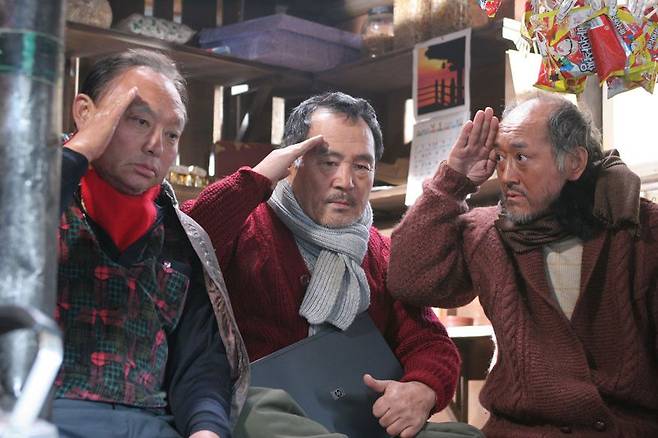 서재경 아버지인 고(故) 서희승씨가 출연한 2006년 영화 '무도리' 속 한 장면. 맨 오른쪽이 서씨. /네이버 영화