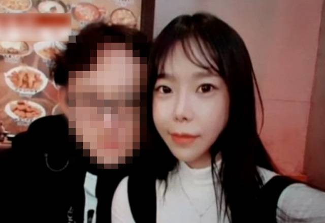 '계곡살인' 사건 피의자로 재판을 받고 있는 이은해씨와 피해자인 숨진 남편 윤모씨. 온라인 커뮤니티 캡처