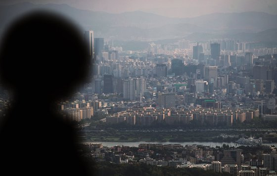 서울 중구 남산N서울타워에서 바라본 서울 강남 아파트단지 모습. 2021.10.5/뉴스1