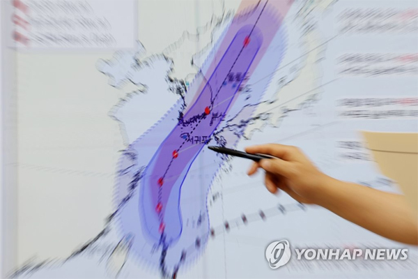 올해 첫 매우 강한 태풍 '힌남노' 예상 경로 [사진 = 연합뉴스]