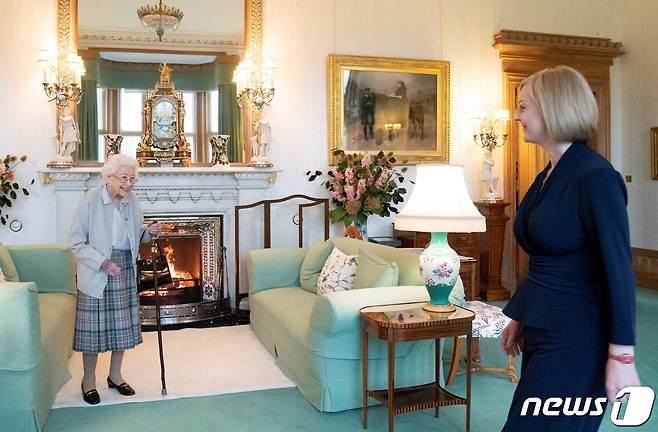 엘리자베스 2세 영국 여왕이 차기 총리에 리즈 트러스 외무 장관을 임명했다. 2022.09.06. ⓒ 로이터=뉴스1 ⓒ News1 정윤영 기자