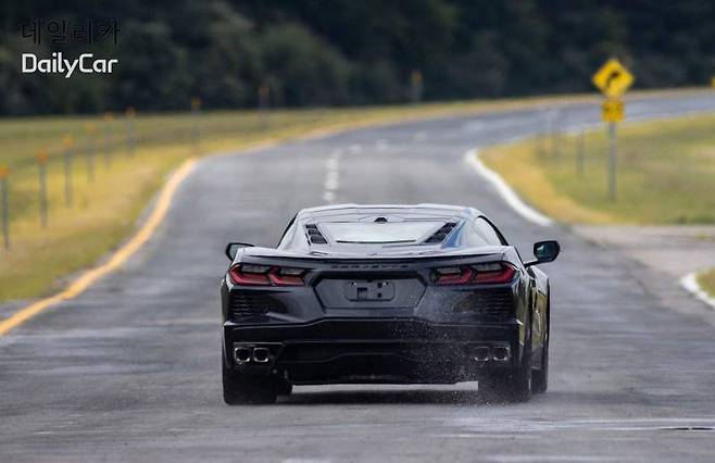 2023 콜벳 Z06 (GM 밀포드 프루빙 그라운드)