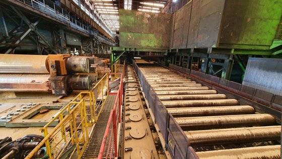 지난 8일 포스코 포항제철소 공장 설비에 진흙이 들어차있는 모습. 사진 포스코