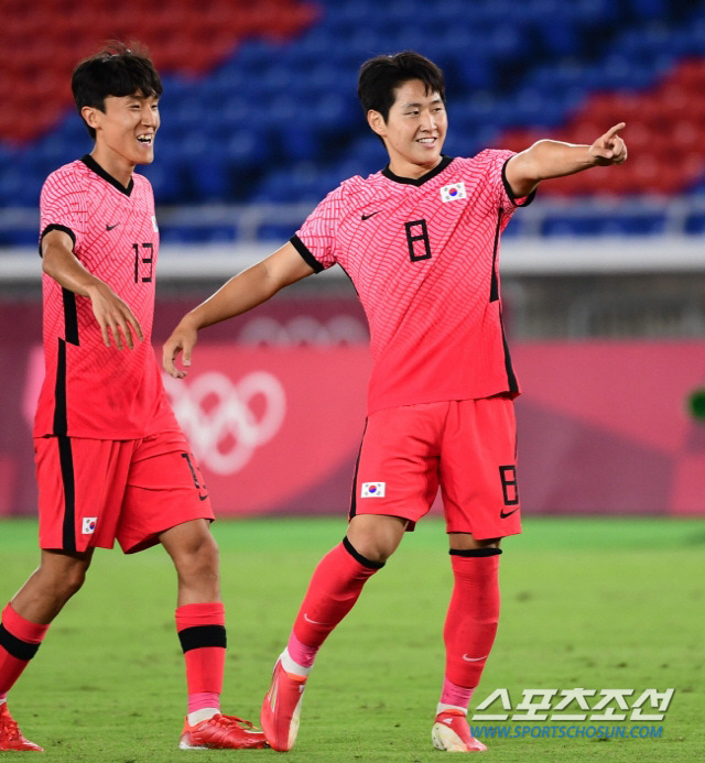 2020 도쿄올림픽 남자축구 조별리그 B조 최종전 대한민국과 온두라스의 경기가 28일 요코하마 국제 스타디움에서 열렸다. 대한민국 이강인이 팀의 6번째 골을 성공시키고 있다.  요코하마=최문영 기자 deer@sportschosun.com /2021.07.28/