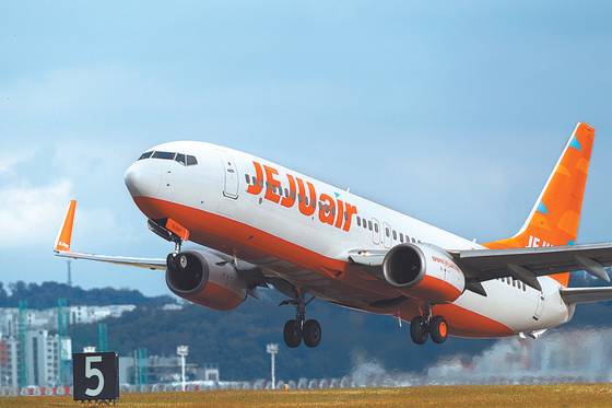 Jeju Air’s aircraft takes off from Incheon International Airport. [JEJU AIR]