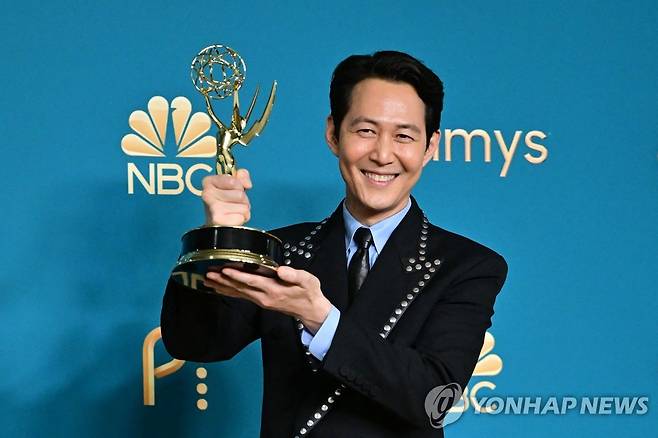비영어권 드라마 최초 에미상 남우주연상 받은 배우 이정재 [AFP 연합뉴스 자료사진. 재판매 및 DB 금지]