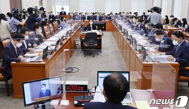 14일 오후 서울 여의도 국회에서 행정안전위원회 전체회의가 진행되고 있다. (공동취재) 2022.9.14/뉴스1 ⓒ News1 유승관 기자