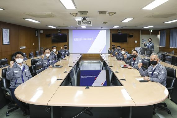 14일 동국제강 인천공장에서 노사 안전보건간담회가 진행되고 있다. 동국제강 제공