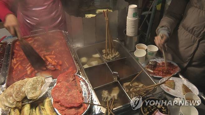 분식 포장마차 ※ 기사와 직접 관계가 없습니다. [연합뉴스TV 제공]