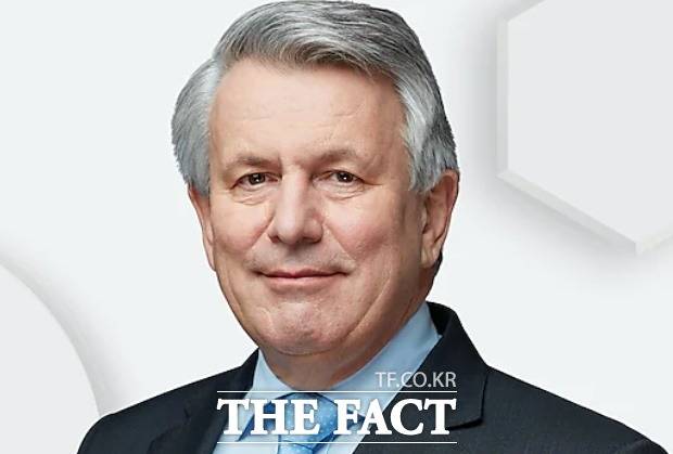 연말께 최고경영자(CEO)직에서 물러나는 반 뷰어든 셸 CEO. /셸