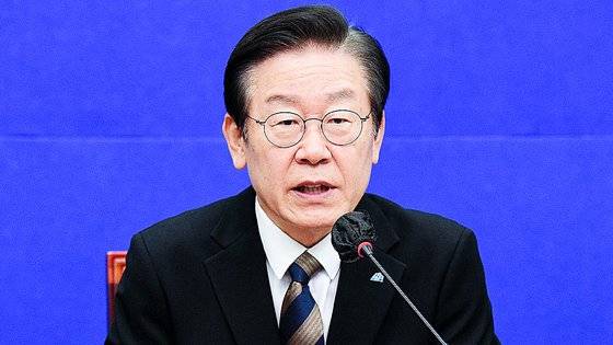 이재명 더불어민주당 대표가 지난 14일 국회에서 열린 최고위원회의에서 모두발언을 하고 있다. 김경록 기자