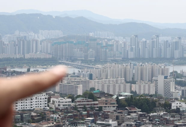 서울 남산에서 바라본 아파트 단지 모습. 사진=연합뉴스