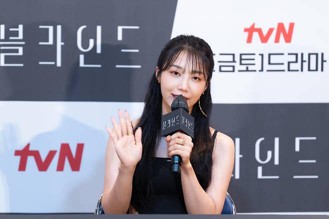 정은지가 밝은 에너지로 촬영장을 이끌었다는 후문이 들려왔다. tvN 제공