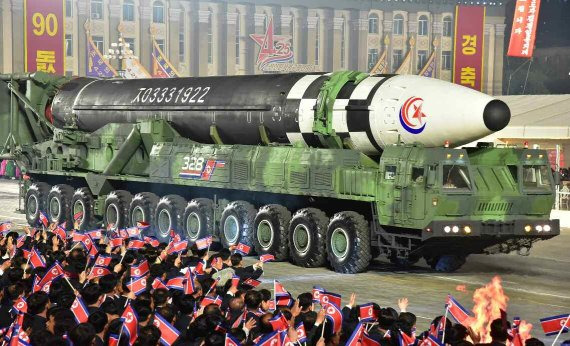 북한 대륙간탄도미사일(ICBM) '화성-17형'. 사진=노동신문 캡처