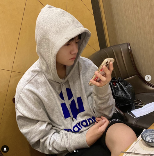 Child actor Kim Kang-hoon has produced a chic charm.On the afternoon of the 18th, two photos were posted on Kim Kang-hoons official Instagram with the message A 14-year-old crying son who does not want to take a picture.In the photo, Kim Kang-hoon is looking at his cell phone with his hood over his head, a photo taken before lobster and crab dishes, but his warm visuals stand out.It is thanks to a sharp nose and a sleek jawline.Meanwhile, Kim Kang-hoon, who made his debut as MBC every1 entertainment show Mom and Dad from Today in 2013, was noted as a child of TVN Mr. Sunshine Yoo Jin-choi (Lee Byung-hun) in 2018.In particular, he made a funny and rang audience with Kang Pil-gu, the son of Gong Hyo-jin in KBS2s Around Camellia Flowers.Recently, he signed an exclusive contract with Awesome E & T, which includes Park Seo-joon, Kim Yoo-jung, Han Ji-hye and Lee Hyun-woo.Currently, JTBC is preparing to meet viewers with the youngest son of the chaebol house.SNS