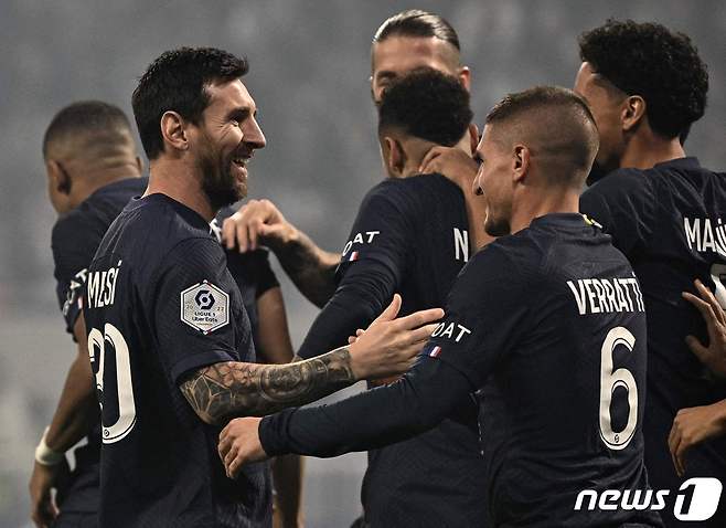 파리 생제르맹 공격수 메시(왼쪽). ⓒ AFP=뉴스1