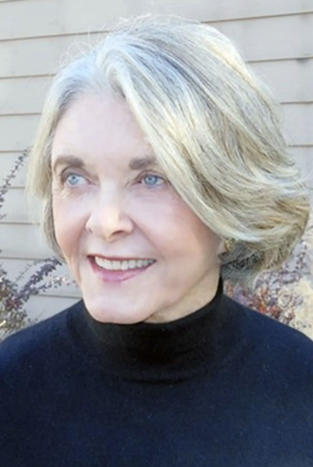 매릴린 로든은 1978년 한 여성단체가 주최한 '직장여성 박람회' 토론장에서 '유리 천장(glass ceiling)'이란 표현을 처음 쓴 주인공이다. 만 31세 직장여성으로서 자신의 경험에 근거해 만들어낸 그 은유는 직관적이고도 적확한 상징의 힘으로 80년대 이후 지금까지 생명력을 지니고 있다. 만년의 로든은 '유리 천장'이 자신보다 오래 버티고 있으리라 생각하지 못했다며 안타까워했다. 가족사진, legacy.com