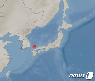 9일 오후 8시40분 울산시 동구 동쪽 144km 해역에서 발생한 규모 4.6 지진의 위치도/사진= 기상청