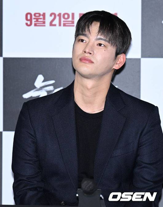 [OSEN=조은정 기자] 19일 오후 서울 용산구 CGV 용산아이파크몰에서 영화 ‘늑대사냥(감독 김홍선)’ 언론배급 시사회 및 기자간담회 열렸다.