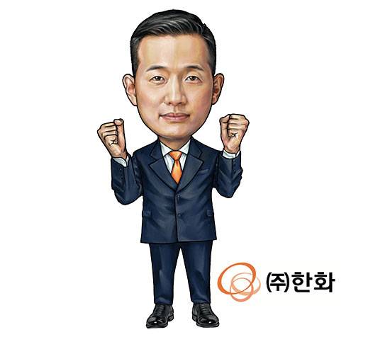 1983년생/ 미국 세인트폴고/ 하버드대 정치학과/ 2010년 한화그룹 입사/ 한화큐셀 상무/ 한화큐셀 전무/ 2019년 12월 한화솔루션 부사장/ 2020년 9월 한화솔루션 사장/ 2022년 8월 한화그룹 부회장(현)