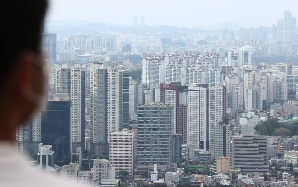 서울 남산에서 바라본 아파트 단지. 연합뉴스