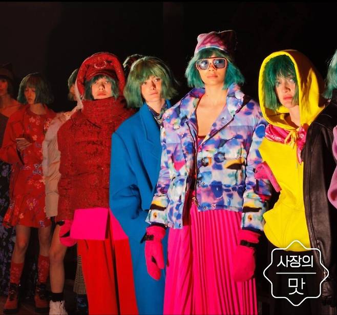 2022년 2월 패션 브랜드 그리디어스가 뉴욕패션위크에 등장한 모습. 당시 그리디어스 모델들이 브리즘이 제작한 안경을 소품으로 착용했다. /콥틱