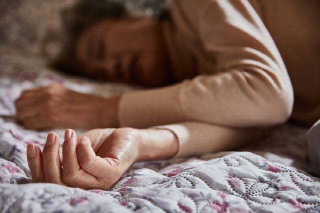 악몽을 자주 꾸는 사람일수록 인지 저하나 치매를 경험할 가능성이 높다는 연구결과가 나왔다./사진=게티이미지뱅크