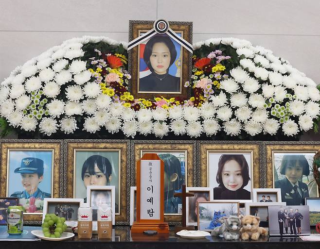 경기도 성남시 국군수도병원 장례식장에 마련된 이 중사의 빈소 모습. / 사진 = 연합뉴스