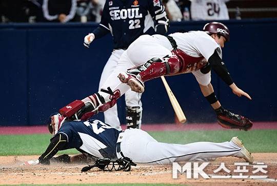 두산 강승호는 22일 고척 키움전 4회 영리한 홈 스틸로 역전 점수를 만들었다. 사진(고척 서울)=김영구 기자