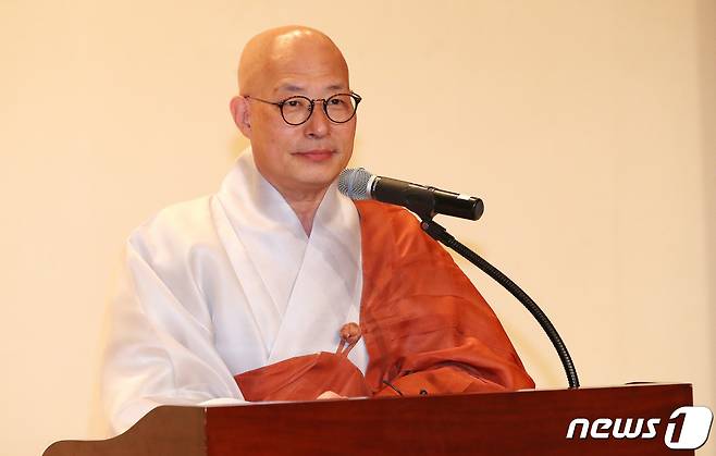 1일 서울 종로구 조계사 불교역사문화기념관에서 열린 제37대 총무원장 당선증 수여식에서 진우스님이 당선 소감을 밝히고 있다. 2022.9.1/뉴스1 ⓒ News1 임세영 기자