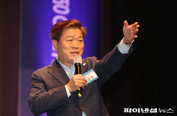 박승원 광명시장 23일 ‘제2회 광명시 평화공감 특별주간’ 프로그램 ‘평화도시 광명포럼’ 주재. 사진제공=광명시