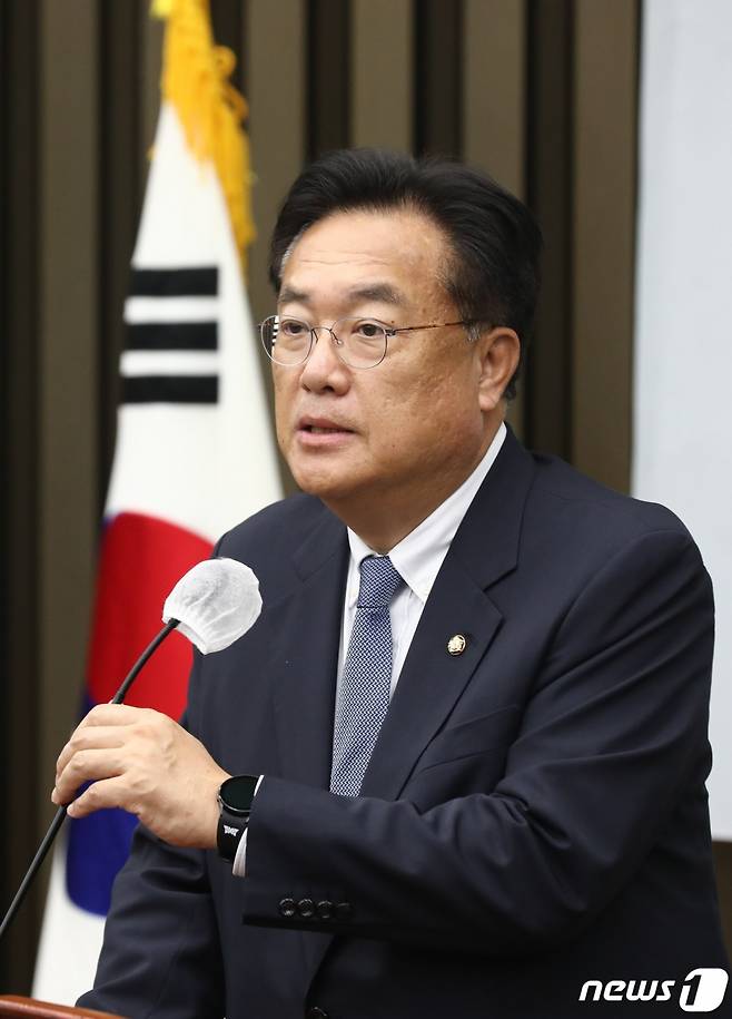 (서울=뉴스1) 이재명 기자 = 정진석 국민의힘 비상대책위원장이 22일 오후 서울 여의도 국회에서 열린 의원총회에서 발언을 하고 있다. (공동취재) 2022.9.22/뉴스1  Copyright (C) 뉴스1. All rights reserved. 무단 전재 및 재배포 금지.