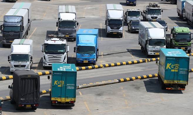 물류애로 해소를 위해 화물차 증차 규제 완화 등을 추진해야 한다는 주장이 나왔다. / 사진=뉴시스