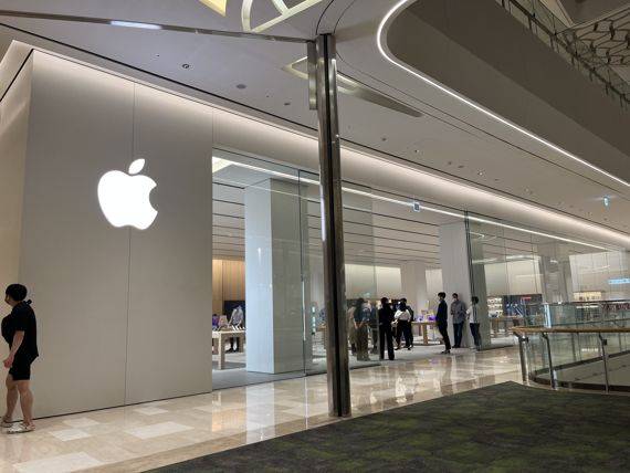 오는 24일 정식 개장을 앞둔 국내 4호 애플스토어 애플 잠실 전경. 임수빈 기자