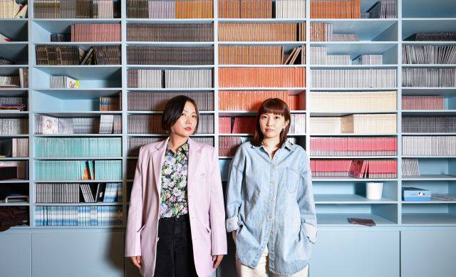 밴드 옥상달빛이 14일 서울 마포구의 사무실에서 포즈를 취하고 있다. 이한결 기자