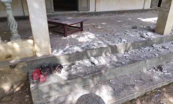 미얀마군의 무차별 공습으로 어린이 11명이 숨진 학교 주변 모습 / 사진=연합뉴스