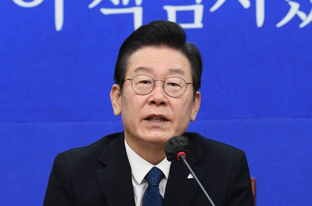 이재명 더불어민주당 대표가 23일 오전 서울 여의도 국회에서 열린 최고위원회의에서 발언을 하고 있다. 2022.9.23 사진공동취재단