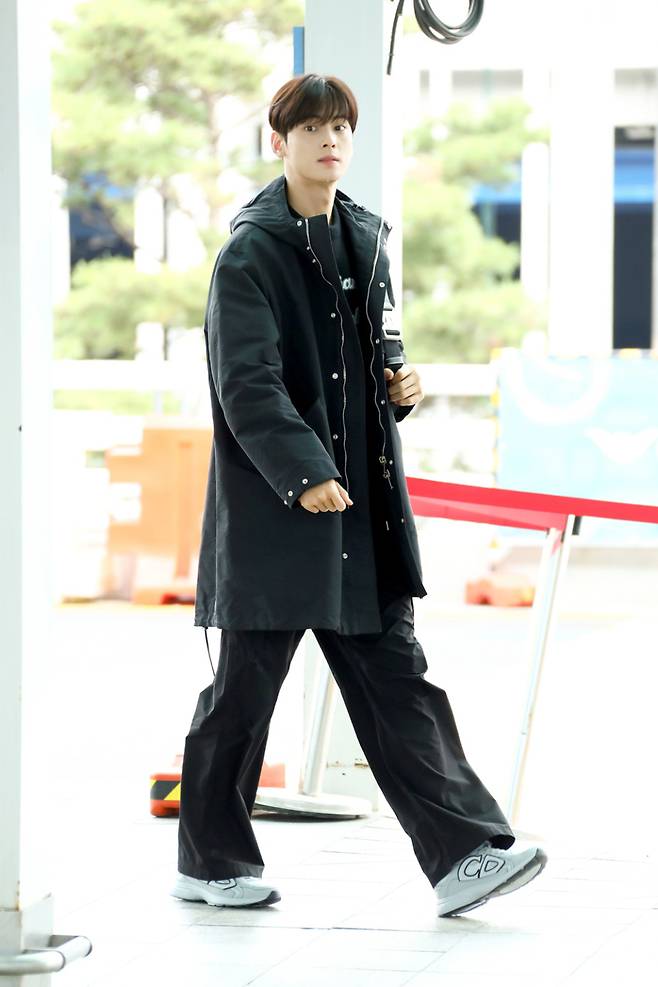 사진 : 디올 앰버서더 차은우, 디올 여성 봄-여름 2023 쇼 참석차 인천공항 통해 프랑스로 출국 (사진제공 : 디올(Dior))