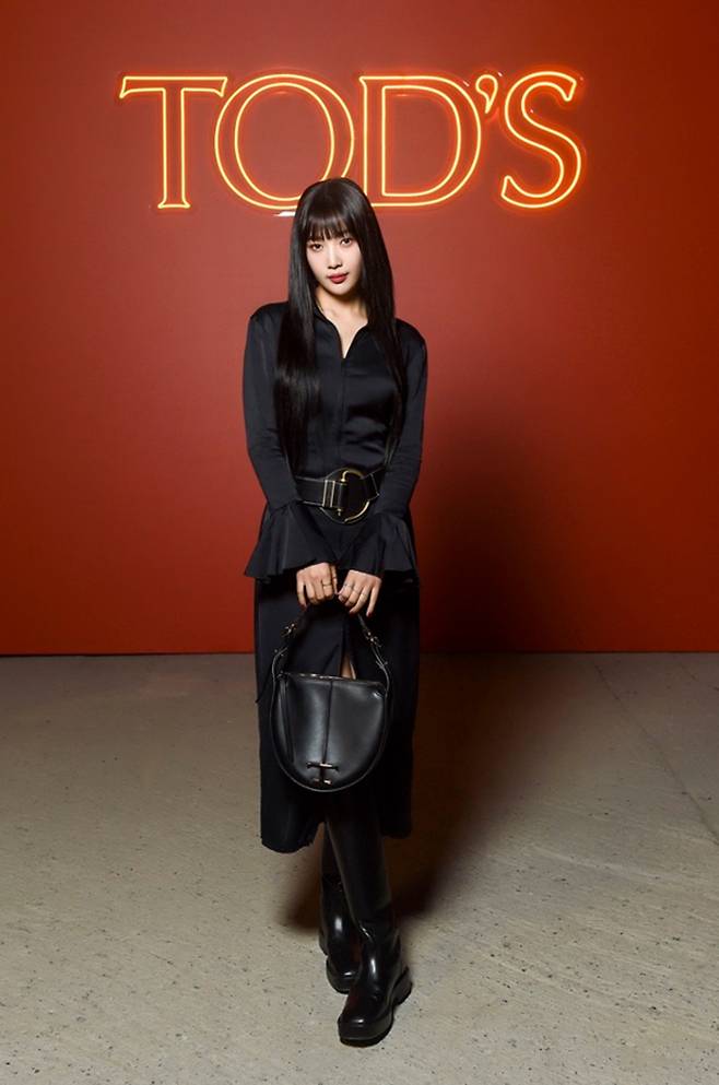 사진 : 토즈(Tod's) 2023 봄/여름 컬렉션 쇼, 엠버서더 레드벨벳 조이 초청 ⓒTod's