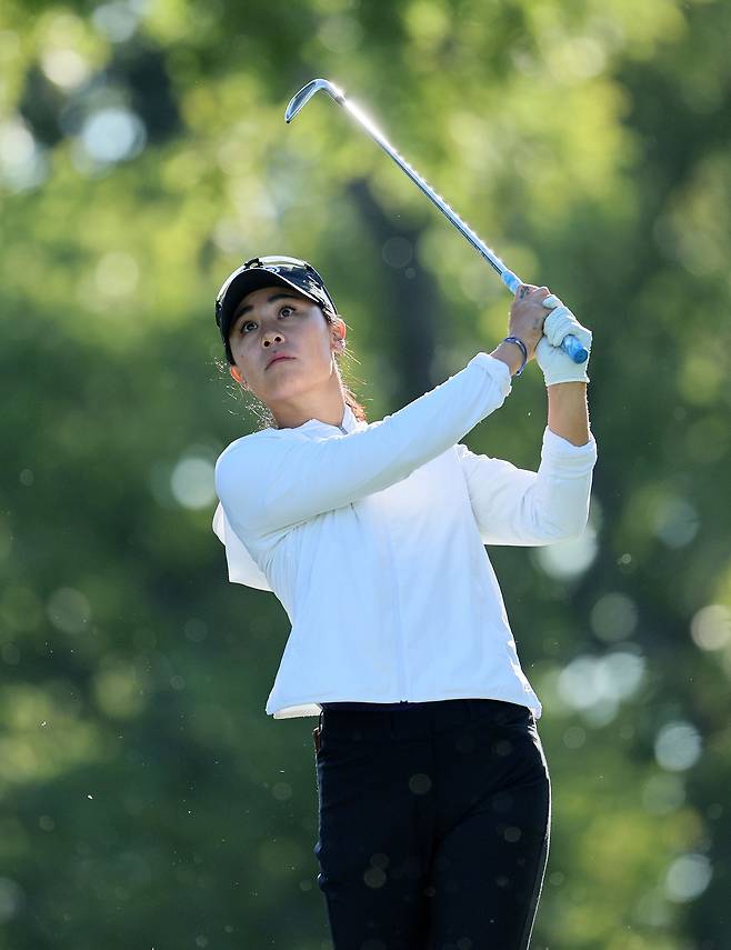 대니엘 강이 26일 미국 아칸소주 로저스의 피너클 컨트리클럽에서 열린 LPGA 투어 월마트 NW 아칸소 챔피언십 3라운드 4번홀에서 티샷하고 있다./AFP 연합뉴스